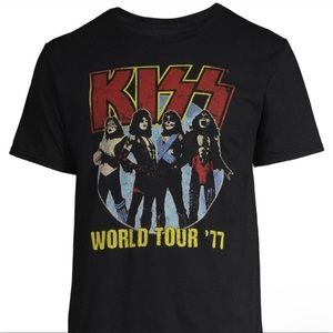 Kiss Shirt Size Small Short Sleeve